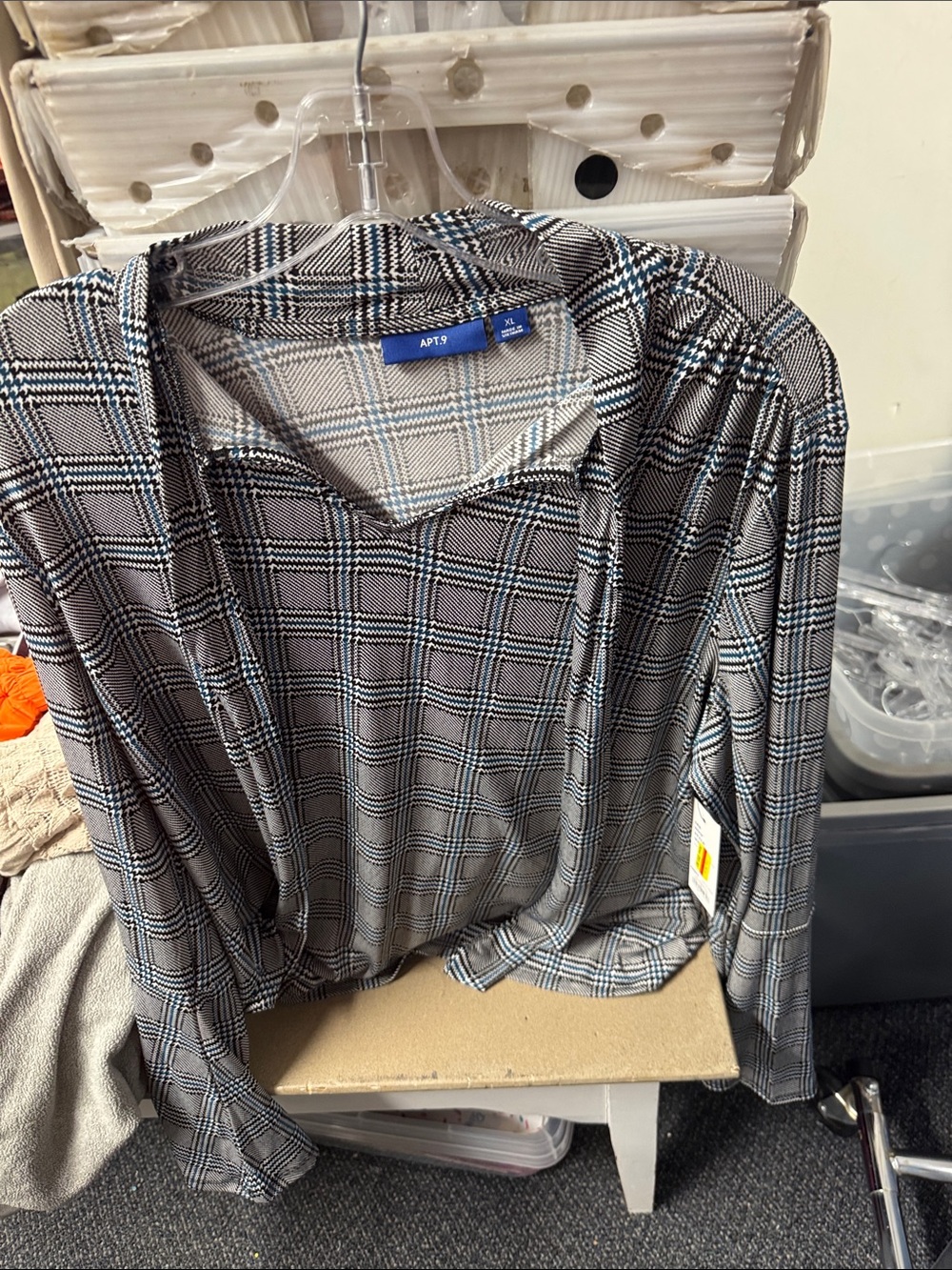 Apt 9 plaid top xl // 082759